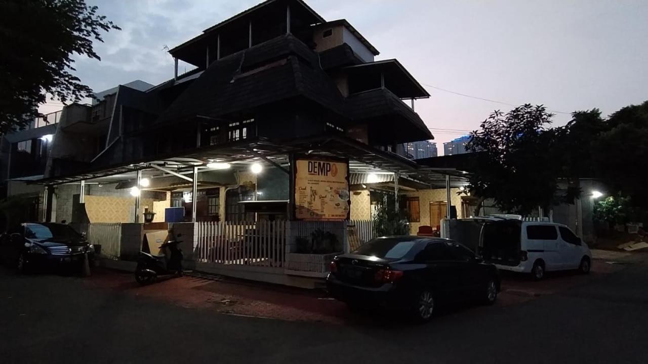 Mayestik Guest House Syariah Джакарта Екстер'єр фото