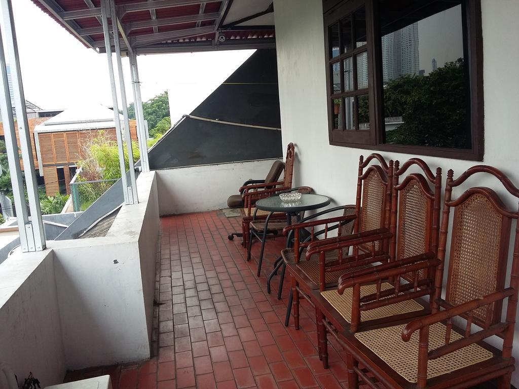 Mayestik Guest House Syariah Джакарта Екстер'єр фото