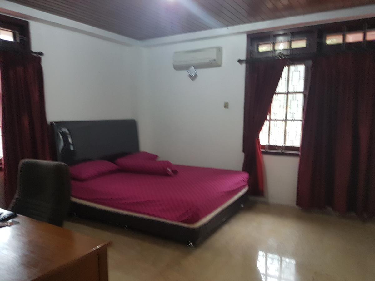 Mayestik Guest House Syariah Джакарта Екстер'єр фото